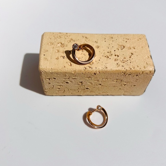 Stud Earrings 18k Gold Plated | Modern Hoop Design with Zircon - Picture 2 of 9